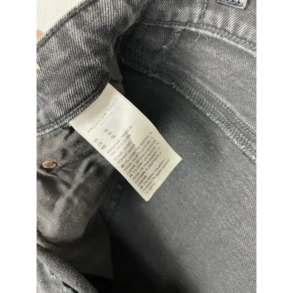 American Eagle Womens 16 Black Denim Highest Rise Boyfriend Short Y2K Grunge - Picture 7 of 11